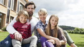 Być kobietą! Zdrowie, LIFESTYLE - 8 marca to dzień, w którym powinno rozmawiać się tylko o kobietach – ich sukcesach, problemach ale i potrzebach. Kim są współczesne Polki? W dużej części są to kobiety, które skutecznie łączą aktywne życie zawodowe z wrażliwością i troską o rodzinę.