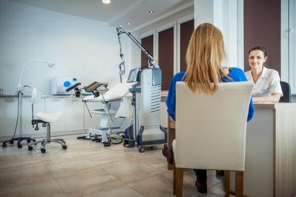 Laser w ginekologii estetycznej Zdrowie, LIFESTYLE - Upływ czasu, trudne porody, przebyta menopauza czy wreszcie nieatrakcyjna budowa anatomiczna - to wszystko może prowadzić do zmian w funkcjonowaniu ciała kobiety