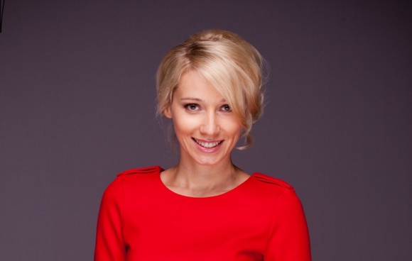 Joanna Orleańska zachęca Polaków do zdrowych postaw żywieniowych Zdrowie, LIFESTYLE - Joanna Orleańska została ambasadorką piątej edycji edukacyjnej kampanii pt. „5 porcji warzyw, owoców lub soku” organizowanej przez Stowarzyszenie Krajowa Unia Producentów Soków. W ramach akcji, aktorka pojawiła się w marcu w programie TVP pt. „Pytanie na śniadanie”.