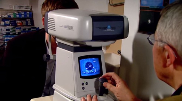 Kodeks dobrych praktyk optyka i optometrysty – czyli po czym poznać specjalistę Zdrowie, LIFESTYLE - Jak wynika z badań ponad połowa Polaków – w wieku 18+ – posiada „wadę wzroku”. Najbardziej niepokojący jest fakt, że coraz gorzej widzą nie tylko osoby starsze, ale też osoby aktywne zawodowo, a także młodzież.