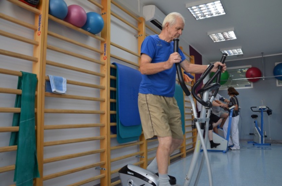 Rehabilitanci z Hansy zaopiekują się „zawałowcami” - za darmo Zdrowie, LIFESTYLE - Centrum Medyczne Hansa uruchomiło dzienny ośrodek rehabilitacji kardiologicznej. Placówka podpisała umowę z Narodowym Funduszem Zdrowia na refundację świadczeń.
