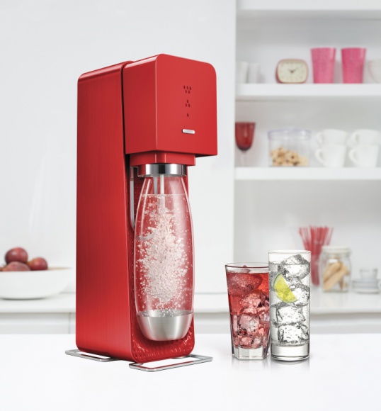 Letnie orzeźwienie w zdrowej wersji homemade? Z SodaStream to możliwe! Zdrowie, LIFESTYLE - Letnia pora roku i wysokie temperatury powietrza skłaniają do spożywania lekkich i orze . źwiających napojów. Przedstawiamy kilka przepisów, które łatwo można wykonać zarówno w domu, podczas pikniku w ogrodzie czy wakacyjnego wyjazdu. A wszystko to na bazie wody gazowanej.