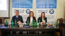 RAPORT: SPOŁECZNY OBRAZ CUKRZYCY Zdrowie, LIFESTYLE - W Polsce na cukrzycę choruje ponad 2 mln osób, a liczba ta stale wzrasta . Rocznie z powodu jej powikłań umiera około 21 tysięcy z nich