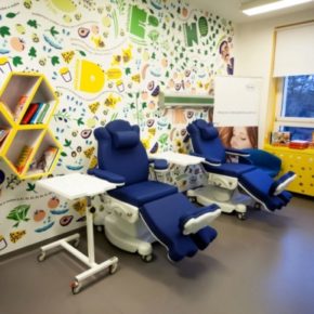 Edukacyjna sala podań leków dla dzieci otwarta w Warszawie