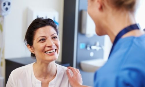 Kiedy urolog pomoże kobiecie? Lekarz wyjaśnia [FAQ]
