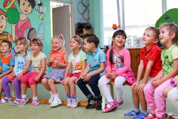 Przedszkole – wyzwanie dla całej rodziny Zdrowie, LIFESTYLE - Stało się! Twoje słodkie maleństwo idzie do przedszkola. To ważny i przełomowy moment w życiu całej rodziny. Koniec ery babć i opiekunek, początek drogi, która zaprowadzi twoje dziecko prosto do dorosłości.