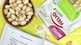 Pistacje prażone bez soli HELIO Natura- naturalny sposób na stres Zdrowie, LIFESTYLE - Żyjesz w ciągłym stresie? Postaw na Pistacje prażone bez soli, tłuszczu i konserwantów od HELIO Natura! To naturalnie zdrowa i smaczna przekąska, która pomoże nam się zrelaksować, poprawi nasze samopoczucie oraz uzupełni codzienną dietę w niezbędne minerały i witaminy.