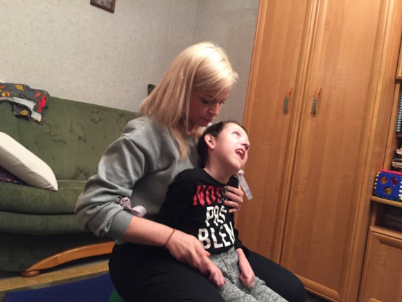 Podlaskie Hospicjum Dziecięce prosi o 1 procent Twojego podatku Zdrowie, LIFESTYLE - Ma 12 lat i jest jednym z podopiecznych Podlaskiego Hospicjum Dziecięcego „Obok Nas”. Hubert cierpi na padaczkę lekooporną, występują u niego wszystkie typowe schorzenia towarzyszące, czyli wiotkość kończyn, opóźnienia psychoruchowe, nie słyszy, nie mówi, ale jest …