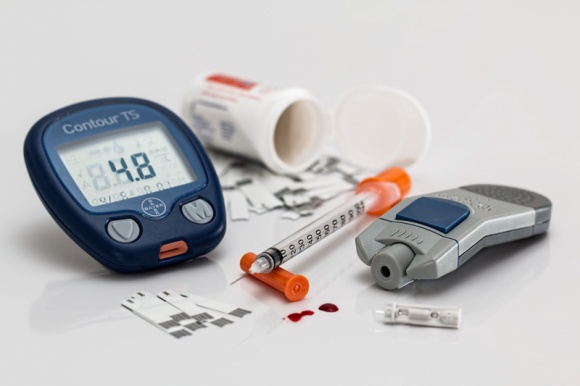 Cukrzyca - epidemią XXI wieku Zdrowie, LIFESTYLE - Światowa Organizacja Zdrowia ( WHO) wskazuje cukrzycę jako jedno z najpoważniejszych zagrożeń XXI wieku. Jest to pierwsza i jak dotąd jedyna choroba niezakaźna, która została uznana przez Organizacje Narodów Zjednoczonych za epidemię naszego wieku.