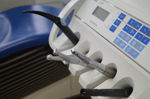 Sterylny gabinet stomatologiczny według wytycznych z 2017 roku Zdrowie, LIFESTYLE - Gabinet stomatologiczny jest miejscem, w którym są świadczone usługi medyczne o różnym stopniu inwazyjności.