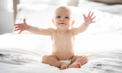O czynnikach wspierających budowanie odporności u niemowląt i małych dzieci