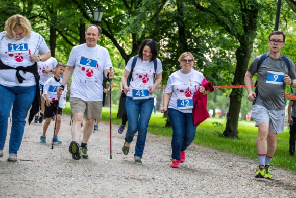 Zmobilizowani.SM run, bieg dla polskiej neurologii Zdrowie, LIFESTYLE - Sezon biegowy w pełni. Jak wiadomo, ruch poprawia nie tylko kondycję ciała, ale i funkcjonowanie układu nerwowego.