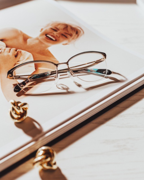 Kupujesz okulary przez Internet? Sprawdź, co musisz wiedzieć! Zdrowie, LIFESTYLE - Po wizycie u optometrysty lub refrakcjonisty musisz wymienić okulary lub szkła i chcesz zrobić to online? Mamy dla Ciebie kilka wskazówek.